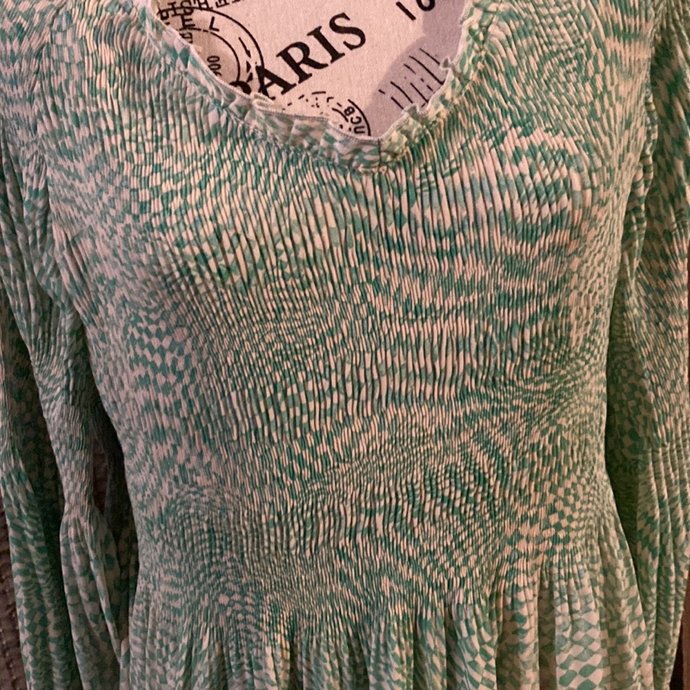 Top - Picture 2 of 3